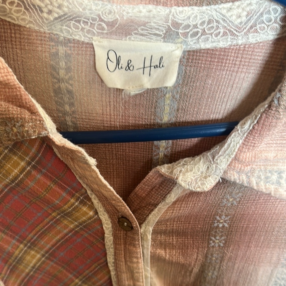 Oli & Hali Pink and Cream Lace Trim Shirt - Picture 2 of 5